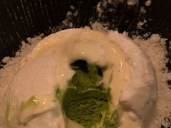 蛋白饼配罗勒冰霜-Ocean's Table 欧舍