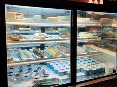 面包甜点陈列柜-蓉城四海·澳牛炙烤自助(江阴周庄店)