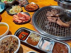 -唯成•韩国炭火烤肉 유성고기