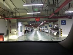 -飞洲国际广场-地下停车库