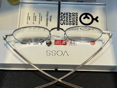-天空之镜眼镜店蔡司依视路配镜授权零售店(望京颐堤港店)