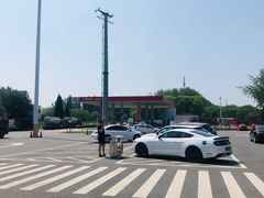 -窦店服务区-停车场