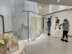 点击看大图 -Bridal Queen·婚纱女皇