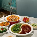 中午美食打卡：孔雀川菜