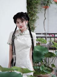 -一揽芳华汉服旗袍体验馆(拙政园店)