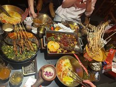 -何师烧烤Pro ·小龙虾·江湖川菜·精酿啤酒(太古里旗舰店)