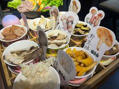 -菌自由丨野生菌火锅特色庭院餐厅(丽江古城店)