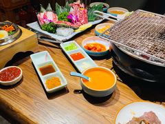 -明洞阿姨·韩式酱蟹烤肉·创意料理(三元桥店)