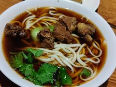 牛肉面-清真吴记门钉肉饼·喜多利