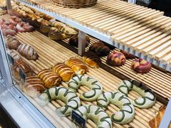 -焙丽拾光(麦凯乐直营店)