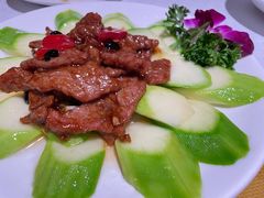 云南小瓜炒牛柳-弘雅饭店