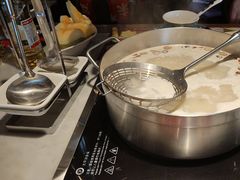 -尚尚仙·酸汤猪手·猪肚鸡火锅(华联万柳购物中心店)