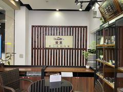 -爱革·洗衣改衣·洗鞋修鞋·洗包修包·奢侈品护理(缤谷广场店)