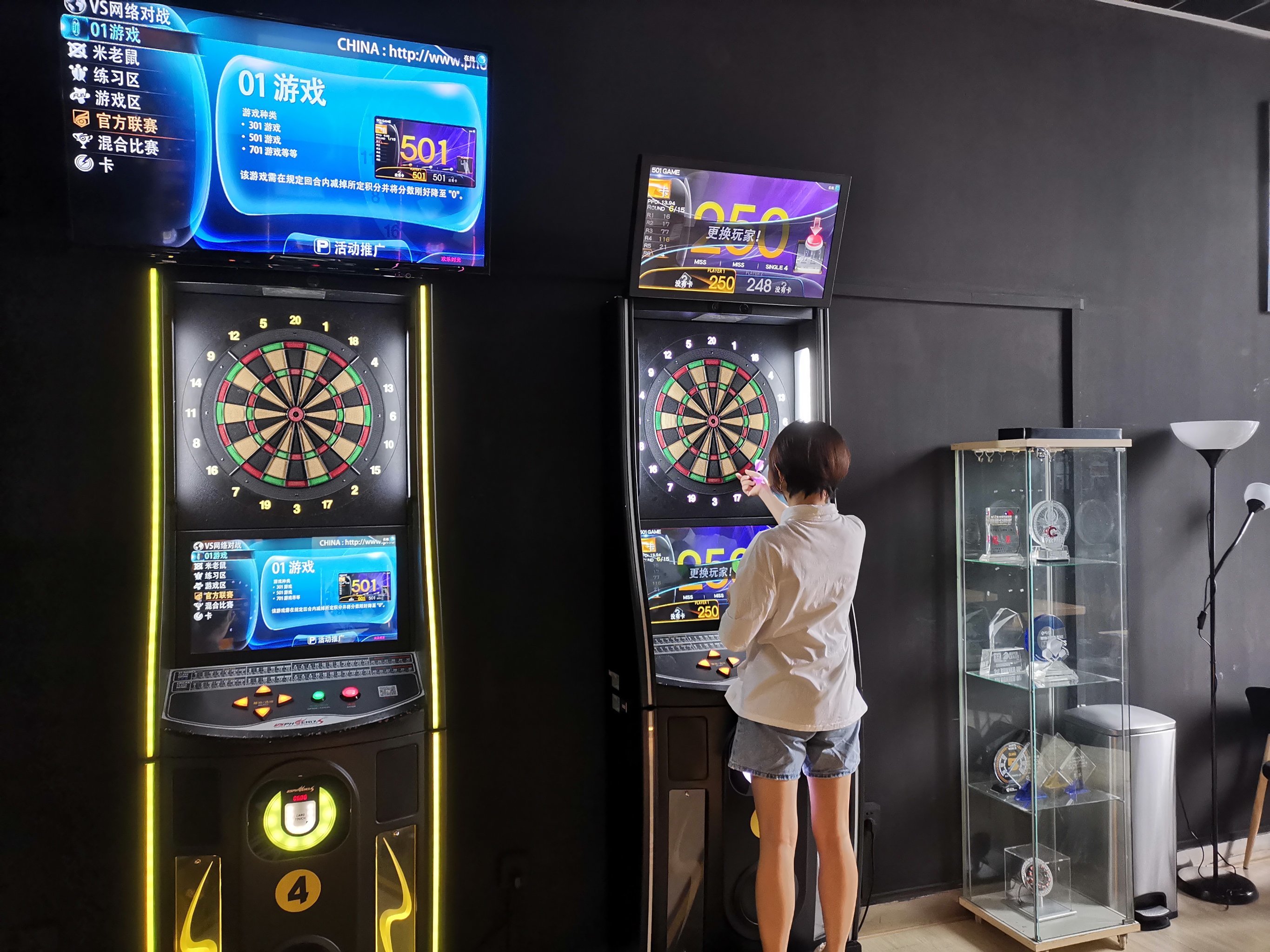 店员很nice的飞镖俱乐部