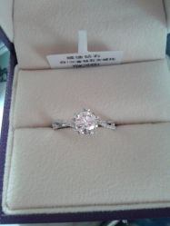 -威德钻石-克拉钻大本营(南京东路店)