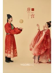 -雪中彩影婚纱摄影·微光艺术中心