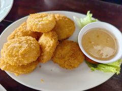 -Green Tree Rest. & Pub