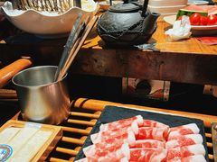 -老牌坊云南鱼豆花火锅(爱建店)