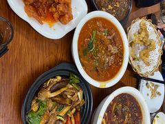 -胡子饮食店