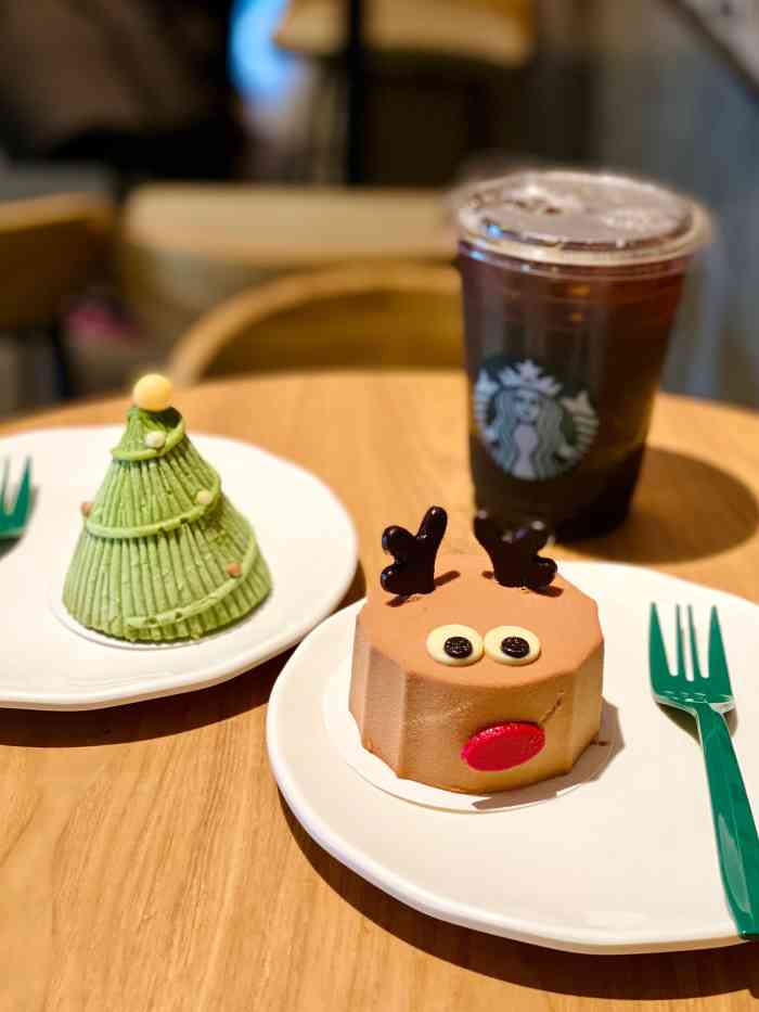 星巴克(南京新城市广场店)-"「冰摇桃桃乌龙茶」水蜜桃党的心头爱.