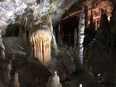 -波斯托伊纳溶洞