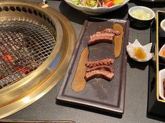 -铭牛烧肉·和牛海鲜自助(高新月牙湖店)