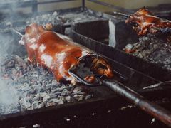 -黄记四更烤乳猪店