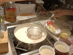 -尚尚仙·酸汤猪手·猪肚鸡火锅(华联万柳购物中心店)