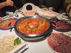 -茅草房·河畔园林火锅