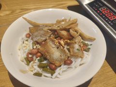 -牛八宝桂林米粉(八里庄店)