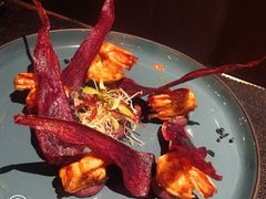 煎虾配紫薯泥薯片及姜味柠檬汁-AZUL by FUEL蓝色·法式酒馆(琶醍店)