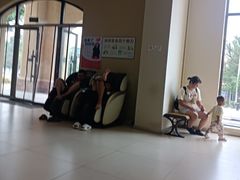 -王府井奥莱棋盘山小镇