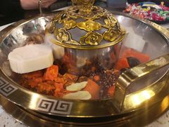 -炙爱鮮貨火锅(中东砂之船店)