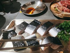 -围炉肉舍丹东海鲜烤肉·烤活鳗(步行街店)