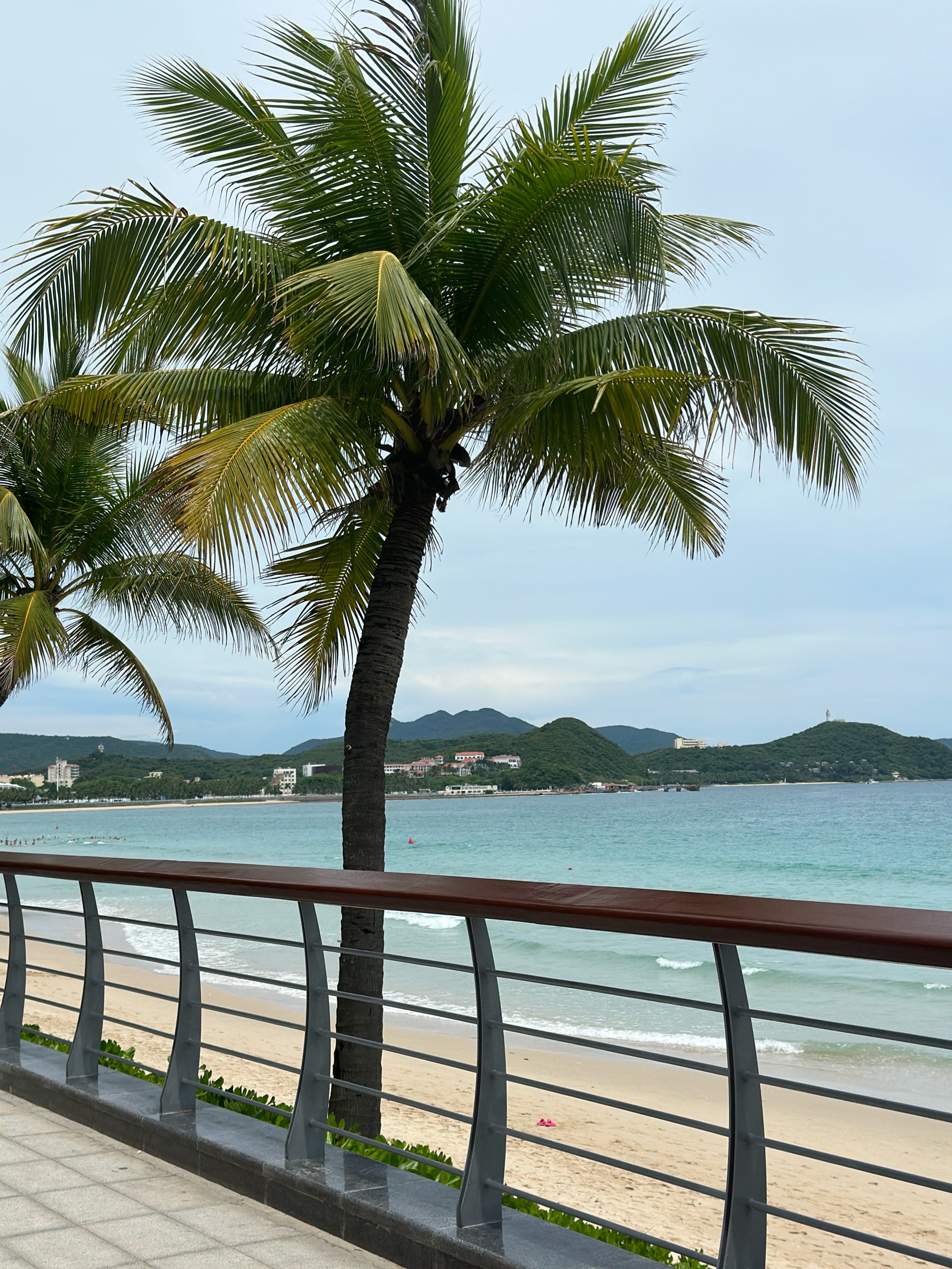 海边餐厅的风景侧影