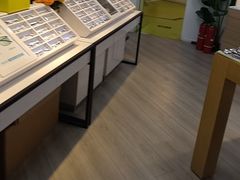 -天空之镜眼镜店蔡司依视路配镜授权零售店(望京颐堤港店)