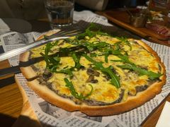 黑松露菌菇披萨-MARU玛露音乐餐厅(大学路店)