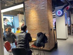 等位区-肯德基(蓝桥店)
