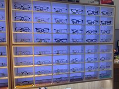 -天空之镜眼镜店蔡司依视路配镜授权零售店(望京颐堤港店)
