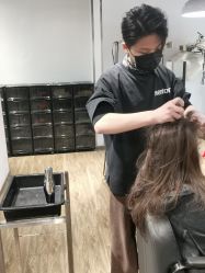 -曼都发型