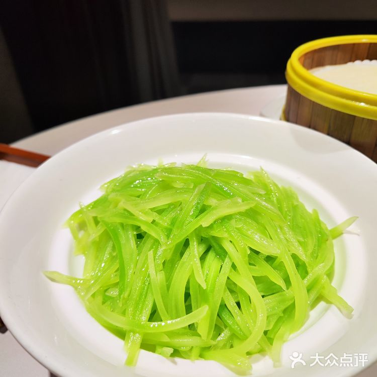 宝子们，今天来吃亚运村的大鸭梨啦！