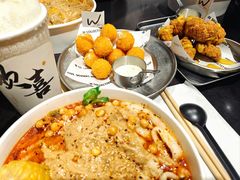 -W COLLECTIVE  DESSERT SHOP