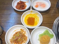 小菜碳生菜无限量-·缸桶屋·韩式牛肋条自助烤肉(西湖D11店)