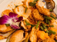 -Chom Cafe and Restaurant