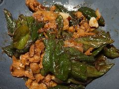 -八府香鸭·啫啫煲(华山路店)