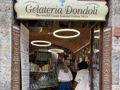 -Gelateria Dondoli