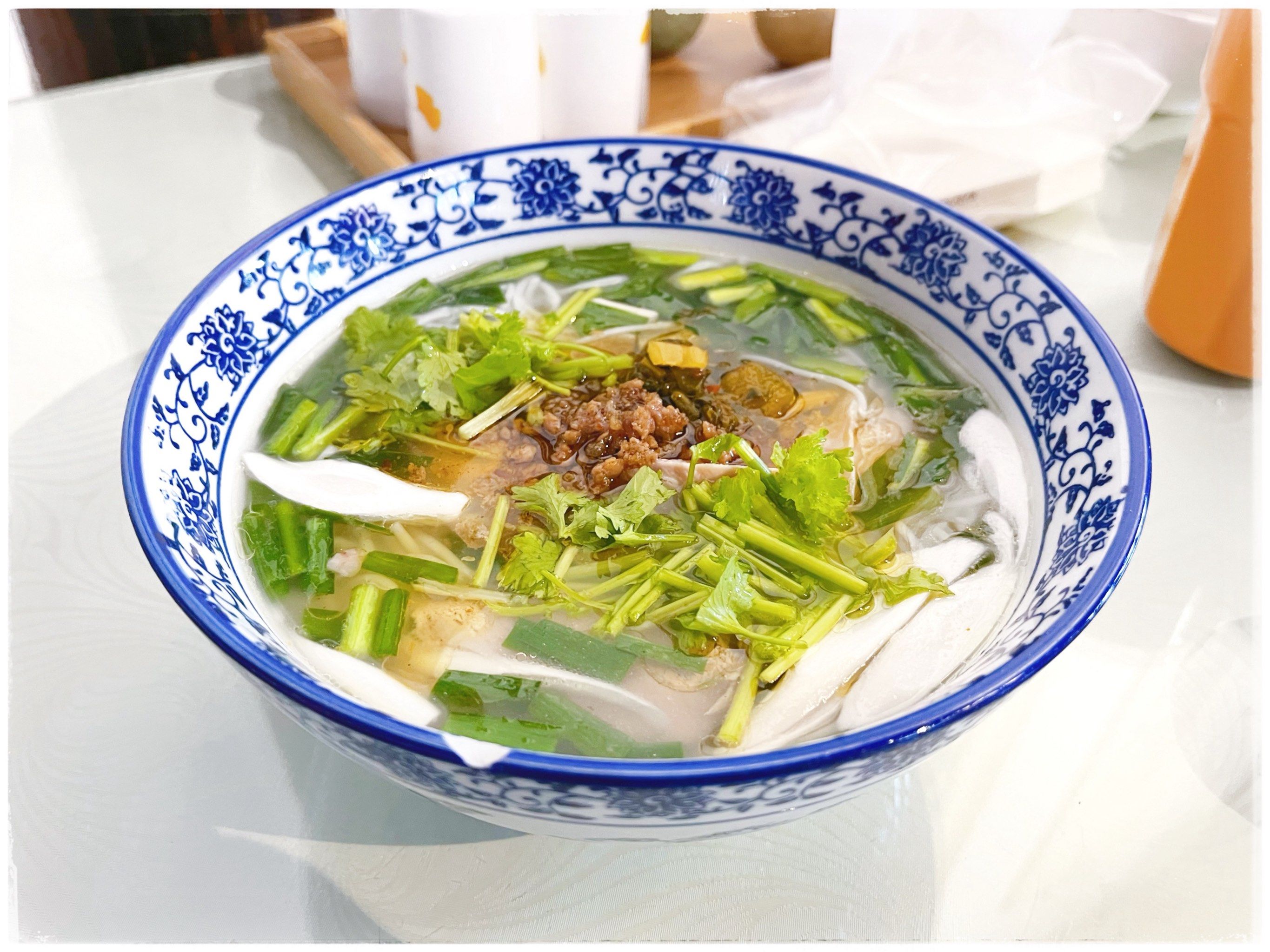 爱吃米线必去建水吧,连酒店早餐都是好吃的草芽米线[色][色]