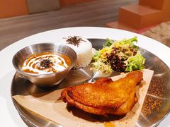 Max鸡腿配泰式红咖喱饭-猫儿山۰猫主题餐厅