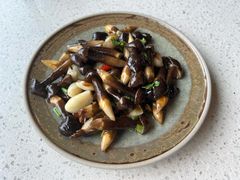 炒小黑鸡枞-半山腰·云南菜(侨福芳草地店)