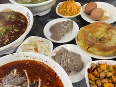 -牛一嘴·兰州牛肉面·大盘鸡(财富中心店)